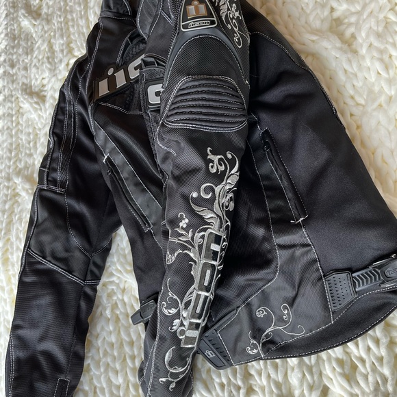 ICON Riding Jacket for Women, size Small - Picture 5 of 7